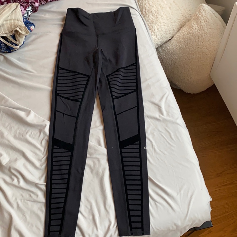 Alo Yoga Moto Leggings